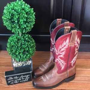 Brand New cowgirl boots! So pretty with a small square toe , inch heel !